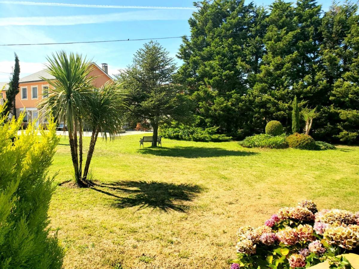 Apartamentos Turisticos Rosa Ribadeo Dış mekan fotoğraf